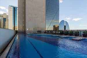 13.Piscina