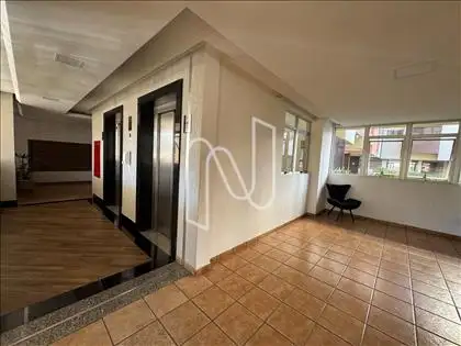 Elevador social e de serviço