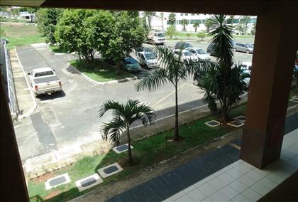 Vista do Apto para estacionamento público  