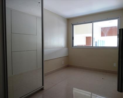 Quarto com armários 