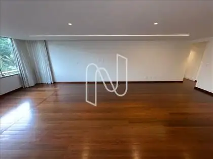 Sala ampla com varanda incorporada