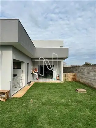 LATERAL 