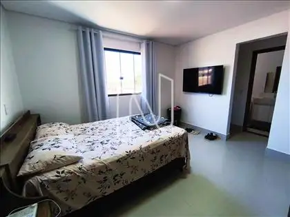 SUITE 