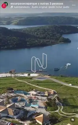 Área de lazer proxima ao lago 