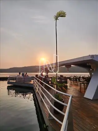 Área de lazer - restaurante flutuante 