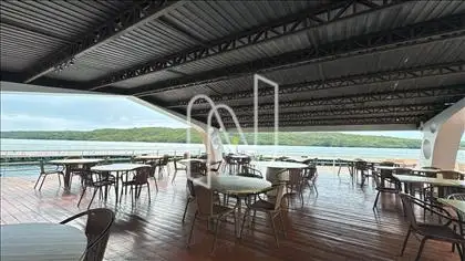 Área de lazer - restaurante flutuante  