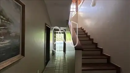 HAll escada
