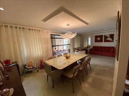 Sala de jantar mesa para 8 lugares
