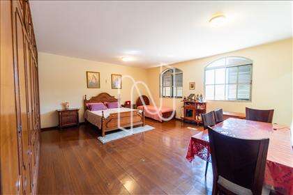 B8 QUARTO 2 SUÍTE 
