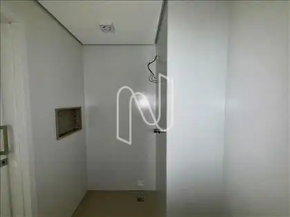 B7 BANHEIRO SUÍTE 2