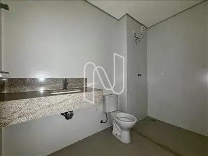 B6 BANHEIRO SUÍTE 3 