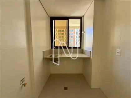 B9 ÁREA DE SERVIÇO  