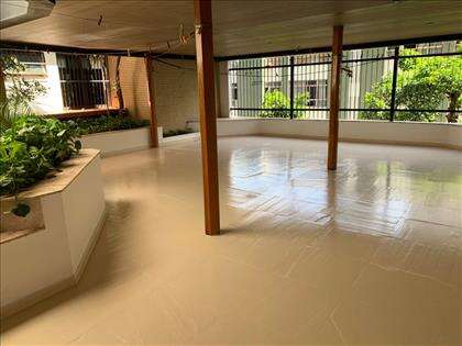 Garden com aproximadamente 100 m2.