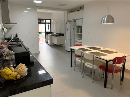 Cozinha com 43 m2, totalmente clean.