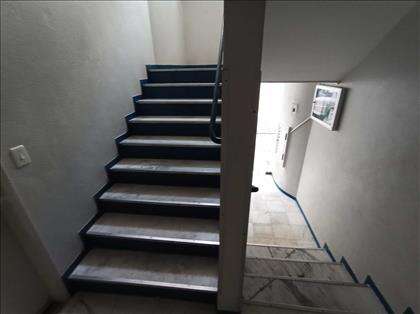 Apenas um andar de escada