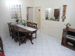 Sala com muito espaço