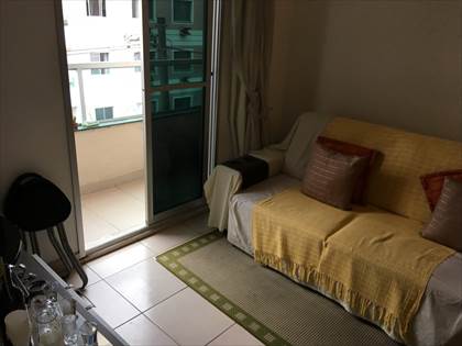 Piso em cerâmica clara