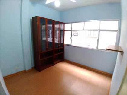 QUARTO 3 COM ARMÁRIO