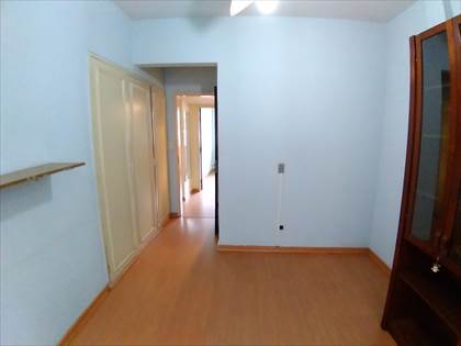 QUARTO 3 COM ARMÁRIO