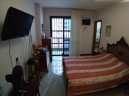 Suíte 4, possui closet.