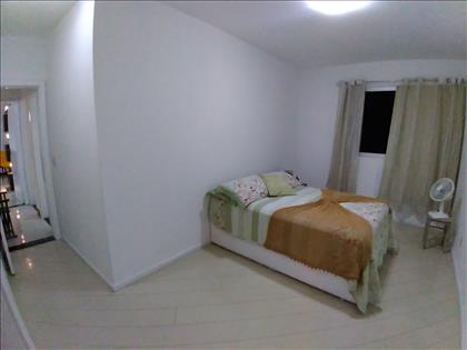 QUARTO SUÍTE - AMPLO, VENTILADO E COM ARMÁRIO