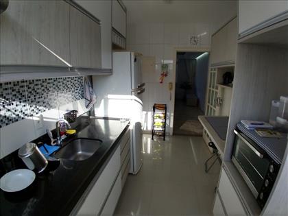 Bancada ampla na cozinha