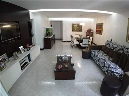 Sala de estar em 1º plano