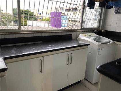 Area de serviço com janelão , ventilação