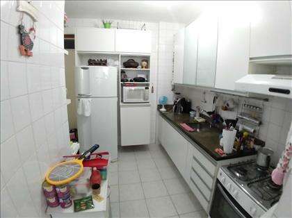 Cozinha toda com armários