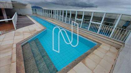 Piscina com raia