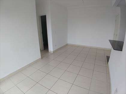 sala vista de outro ângulo