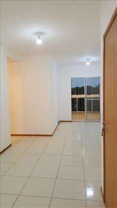 Sala ampla para dois ambientes