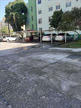 Uma vaga coberta