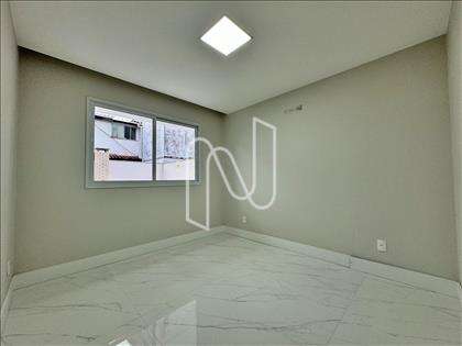 QUARTO NO 1º PAVIMENTO 
