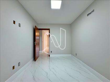 QUARTO NO 2º PAVIMENTO  