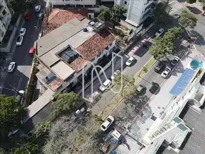 FRENTE P RUA DE GRANDE CIRCULAÇÃO 