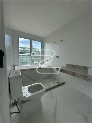 BANHEIRO SUÍTE MASTER CASAL