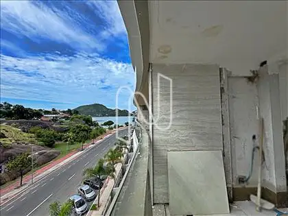 VARANDÃO COM VISTA PARA O MAR