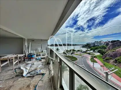 VARANDÃO COM VISTA PARA O MAR