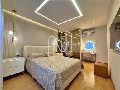 SUITE MASTER C CLOSET  
