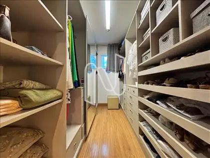  CLOSET