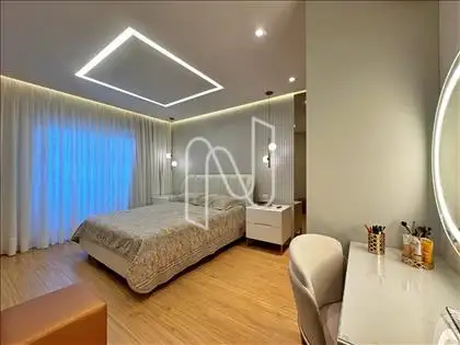 SUITE MASTER C CLOSET  