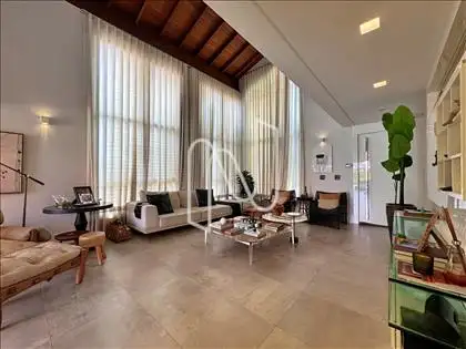 SALÃO PARA 03 AMBIENTES COM PÉ DIREITO DUPLO 