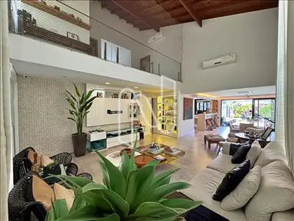 SALÃO PARA 03 AMBIENTES COM PÉ DIREITO DUPLO 