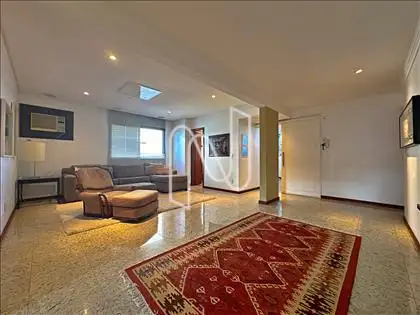 SALA ÍNTIMA DE TV 2º PAVIMENTO