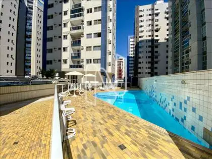  PISCINA / DECK SOLARIUM