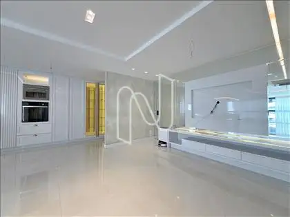  SALA IMENSA 