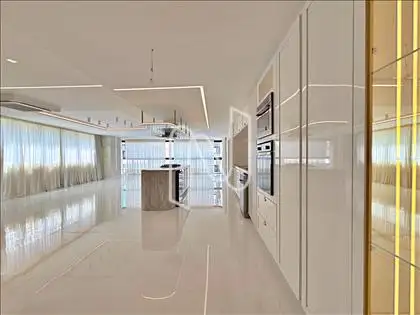  SALA IMENSA