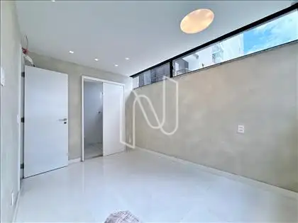 SUITE 4 