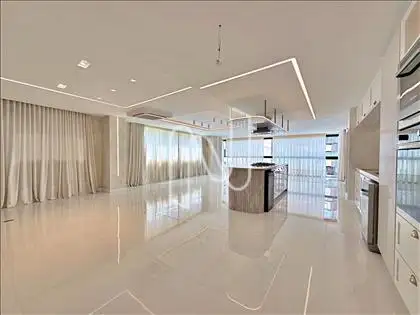 SALA IMENSA 